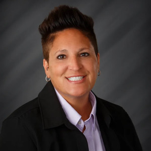 Angela Charboneau Folch